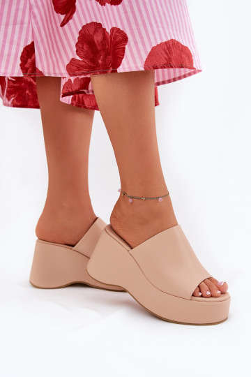 Eko Lederhausschuhe Feminin mit einer Plattform I Koturnie Beige Kisoffi