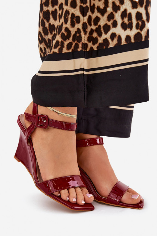 Lackierte Sandalen für Damen Auf einem Keil Burgund Vliraya