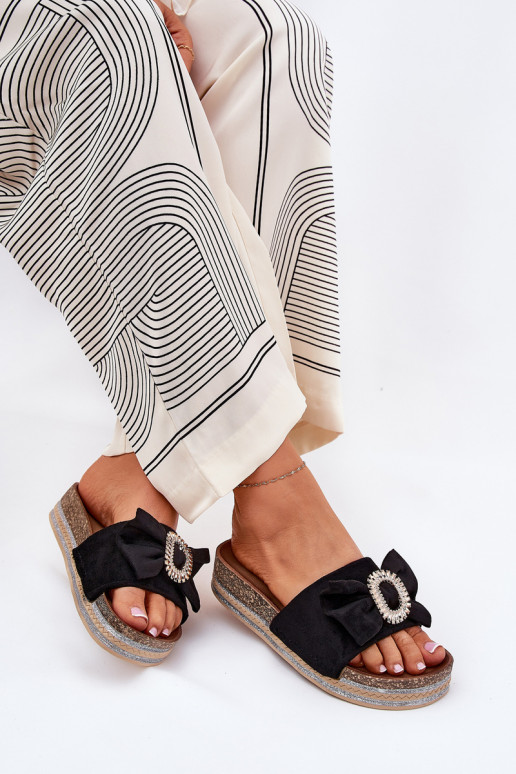 Damenhausschuhe mit einer Plattform mit Bändern I Ozdobną Broszką schZuarze Farbe Lenela Damenhausschuhe mit einer Plattform mit Bändern I Ozdobną Broszką schZuarze Farbe Lenela