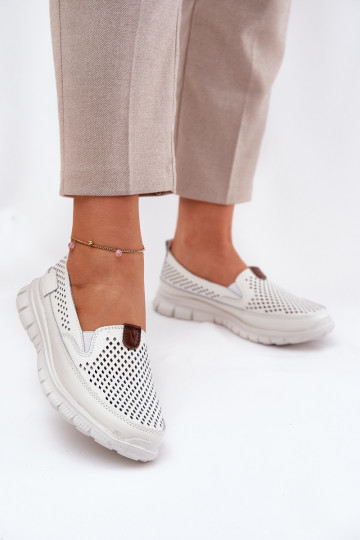 Weiße durchbrochene Ballerinas aus echtem Leder