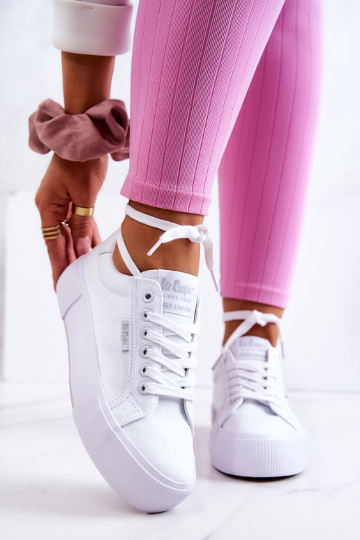 Turnschuhe mit einer Plattform Lee Cooper LCIN-22-31-0884L Zueiße Farbe Turnschuhe mit einer Plattform Lee Cooper LCIN-22-31-0884L Zueiße Farbe