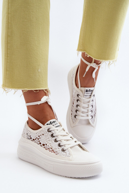 mit Spitzenmotiven Freizeitschuhe Lee Cooper LCIN-23-44-1617 Zueiße Farbe