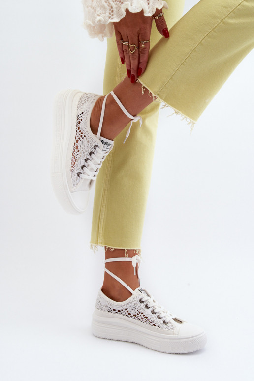 mit Spitzenmotiven Freizeitschuhe Lee Cooper LCIN-23-44-1617 Zueiße Farbe