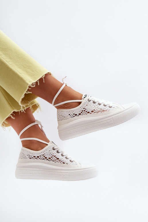 mit Spitzenmotiven Freizeitschuhe Lee Cooper LCIN-23-44-1617 Zueiße Farbe