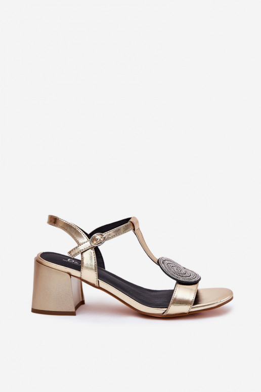 Damensandalen mit Absatz mit Ornamenten D&A JC51-842 goldene Farbe Damensandalen mit Absatz mit Ornamenten D&A JC51-842 goldene Farbe