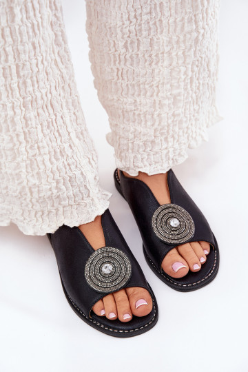 Schwarze glänzende Damen-Sandaletten mit dekorativem Detail S.Barski KV51-012