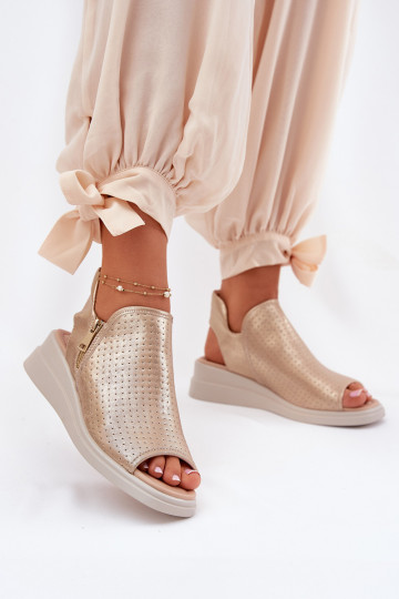 Damensandalen Auf einem Keil goldene Farbe Mevinette 2