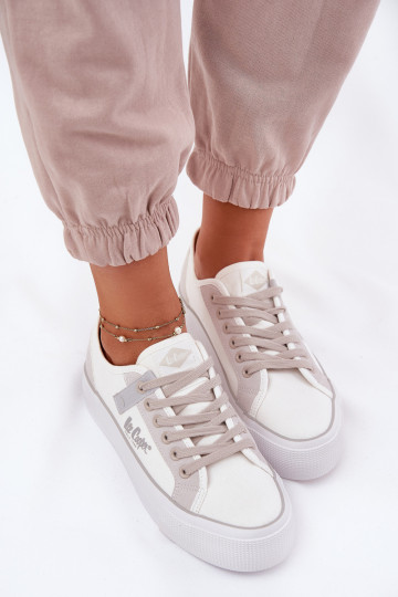 Freizeitschuhe mit einer Plattform Lee Cooper LCIN-25-31-3479L INeiß-graue Farbe
