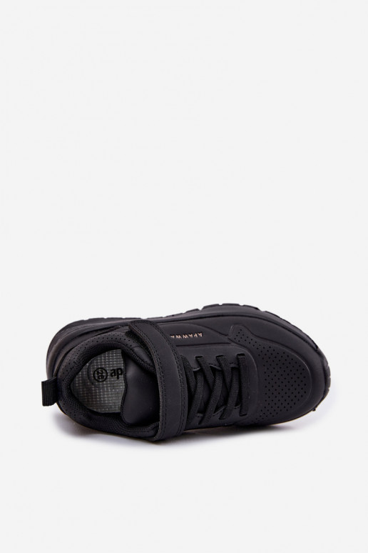 Kindisch  Turnschuhe mit einer Plattform schZuarze Farbe Mirivia