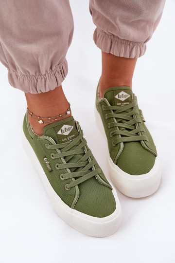 Freizeitschuhe mit einer Plattform Lee Cooper LCIN-25-31-3449L grüne Farbe