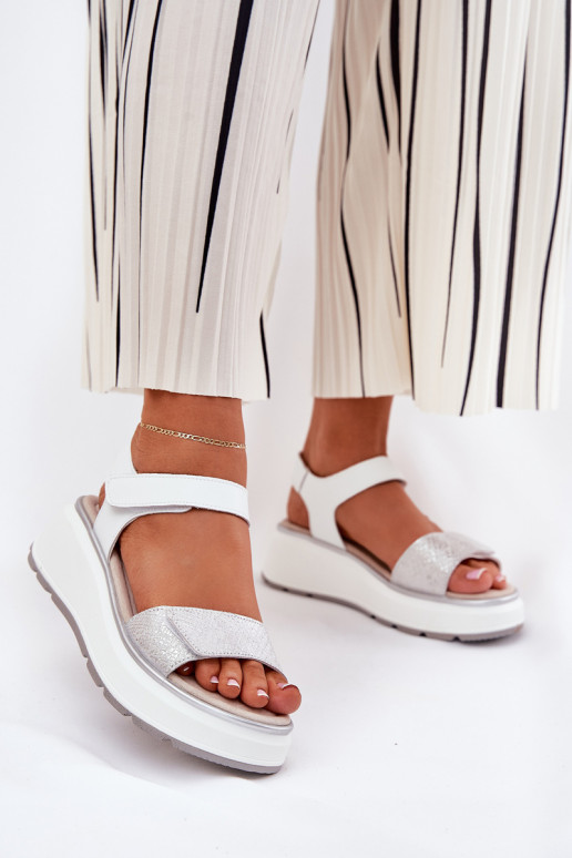 Damensandalen Feminin Platformie I Koturnie mit Klebeverschlüssen S.Barski LR51-543 Silberfarbe