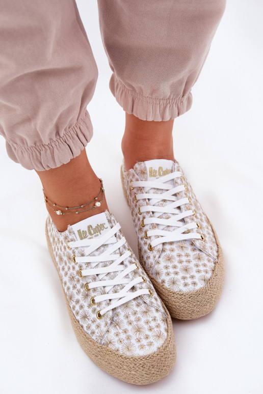 Gemustert Freizeitschuhe mit einer Plattform Mit Zopf Lee Cooper LCIN-25-08-3648L INeiß-goldene Farbe Gemustert Freizeitschuhe mit einer Plattform Mit Zopf Lee Cooper LCIN-25-08-3648L INeiß-goldene Farbe