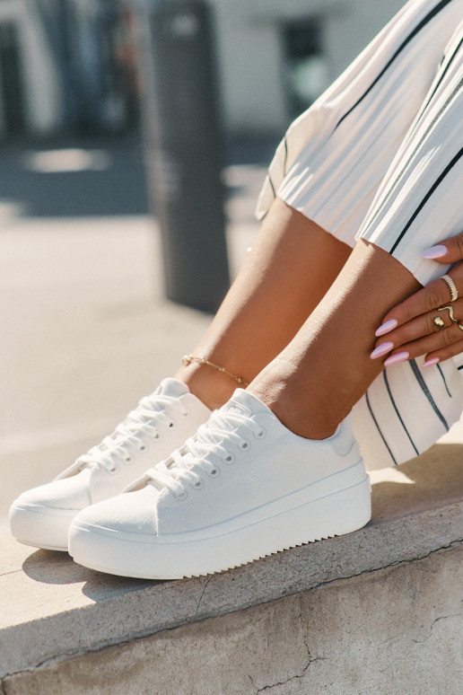  Freizeitschuhe mit einer Plattform Big Star RR274463 Zueiße Farbe