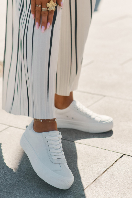 Freizeitschuhe mit einer Plattform Big Star RR274337 Zueiße Farbe