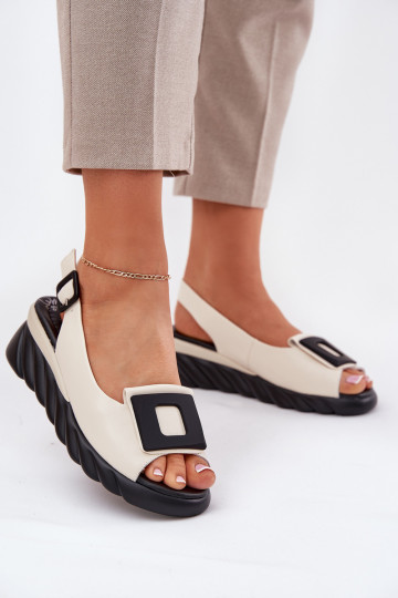 Damensandalen Feminin Auf einem Keil mit Dekoration Artiker 56C1570 Beige