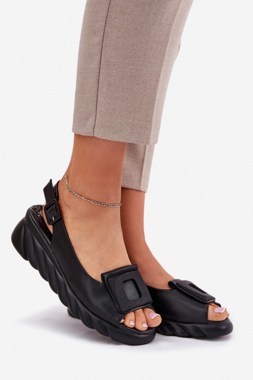 Damensandalen Feminin Auf einem Keil mit Dekoration Artiker 56C2156 schZuarze Farbe