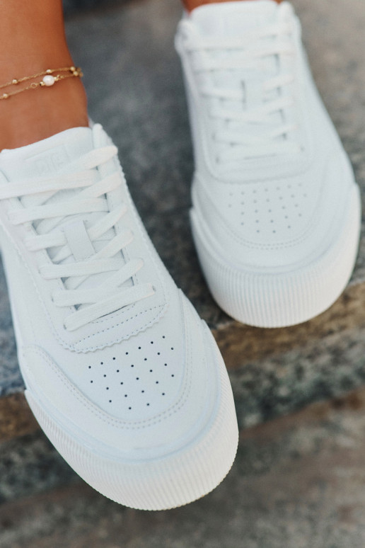 Niedrig Sneakers Stilvollllschuhe aus Öko-Leder Big Star RR274303 Zueiße Farbe