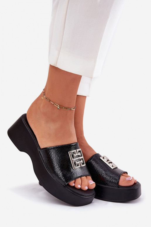 Lederhausschuhe Feminin mit Ornamenten Vinceza 79526 schZuarze Farbe Lederhausschuhe Feminin mit Ornamenten Vinceza 79526 schZuarze Farbe