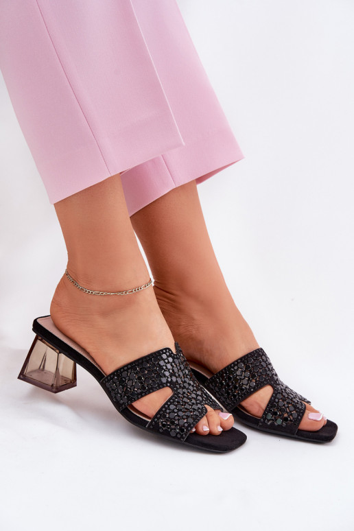 Damenhausschuhe mit Absätzen Vinceza 62230 schZuarze Farbe