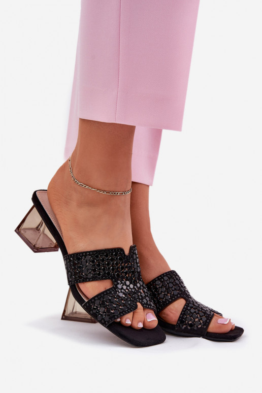 Damenhausschuhe mit Absätzen Vinceza 62230 schZuarze Farbe