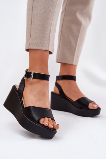 Damensandalen Auf einem Keil schZuarze Farbe Efrina