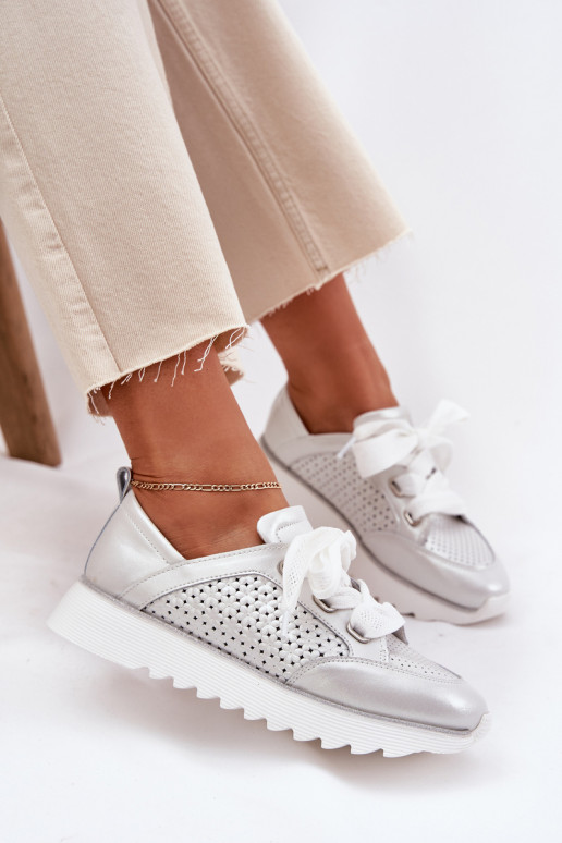 Haut Sneakers Stilvollllschuhe Feminin mit einer Plattform D&A LR51-796 Silberfarbe