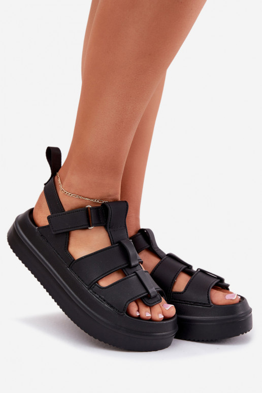 Damensandalen mit einer Plattform schZuarze Farbe Nitavelia Damensandalen mit einer Plattform schZuarze Farbe Nitavelia