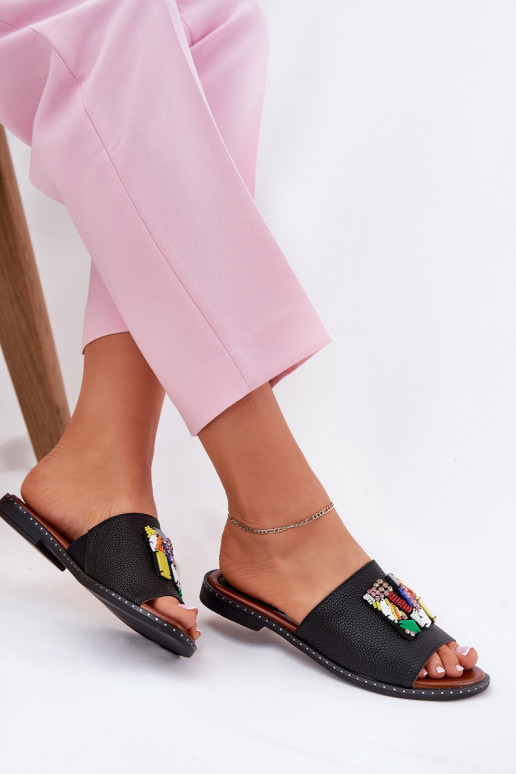 Damenhausschuhe mit breiten Absätzen mit Ornamenten schZuarze Farbe Clelione