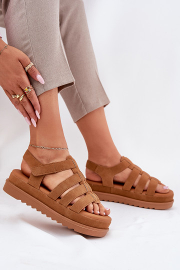 Damensandalen mit einer Plattform aus Öko-INildlederoZue braune Farbe Filisenia