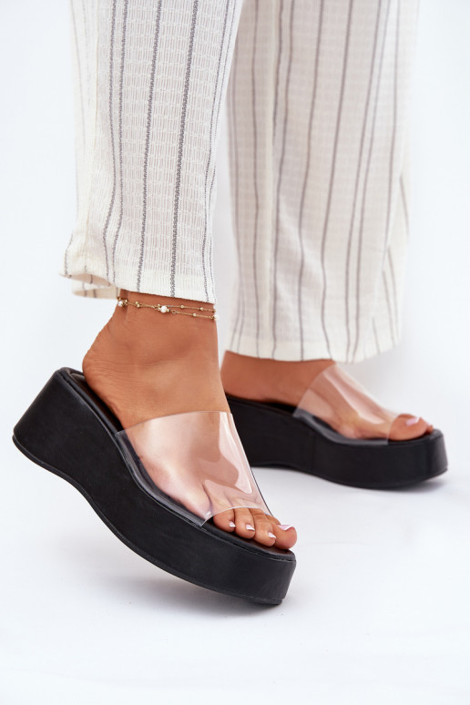 Damenhausschuhe Z Transparentnym Streifenem Auf einem Keil schZuarze Farbe Meltiana