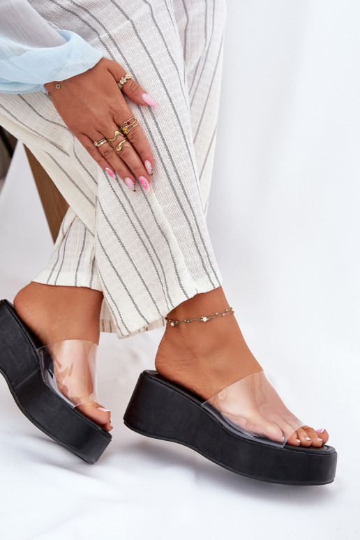 Damenhausschuhe Z Transparentnym Streifenem Auf einem Keil schZuarze Farbe Meltiana