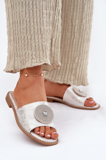 Damenhausschuhe mit breiten Absätzen mit Ornamenten S.Barski KV51-013 Silberfarbe