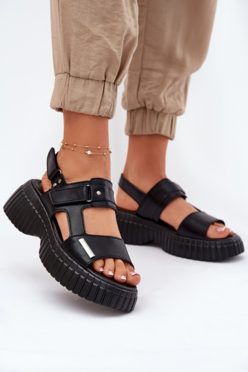 Damensandalen Feminin mit einer Plattform schZuarze Farbe Mertella 2