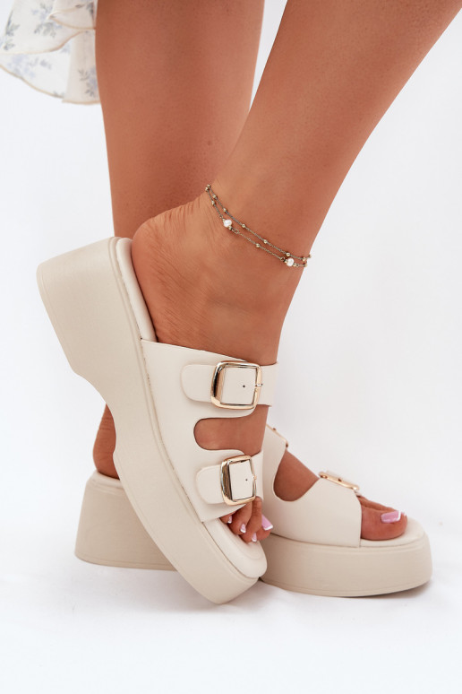 Damenhausschuhe Auf einem Keil und Plattform mit Schnallen elfenbeinfarbe Nitarelia Damenhausschuhe Auf einem Keil und Plattform mit Schnallen elfenbeinfarbe Nitarelia
