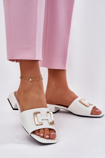 Weiße elegante Damenpantoletten mit Absatz und goldenen Details, Vinceza 62229 2