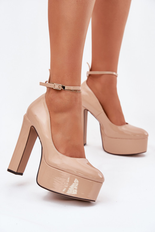 mit Lackeffekt Schuhe In einem hohen Posten und Plattform Beige Nianka mit Lackeffekt Schuhe In einem hohen Posten und Plattform Beige Nianka