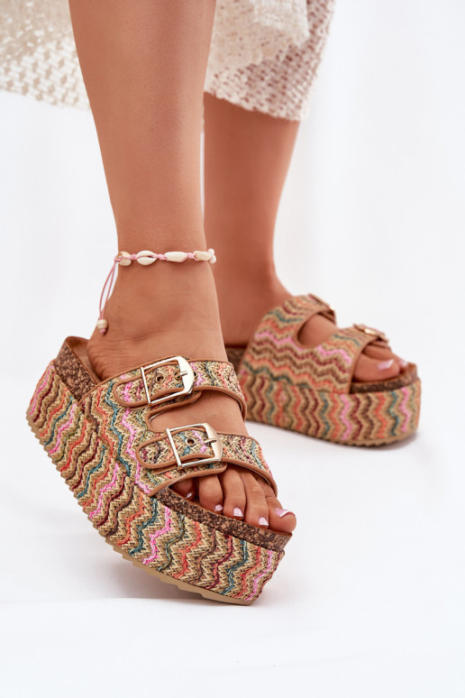 Damenhausschuhe mit einer Plattform Mit Zopf I mit Schnallenmi Verschiedene Farben Eradriana Damenhausschuhe mit einer Plattform Mit Zopf I mit Schnallenmi Verschiedene Farben Eradriana