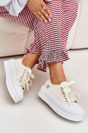 Freizeitschuhe mit einer Plattform Mit Dekorationen Schnürungm Beige Tivora