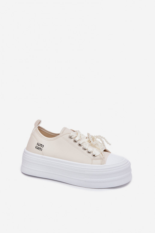 Freizeitschuhe mit einer Plattform Mit Dekorationen Schnürungm Beige Tivora