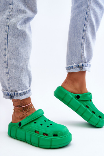 Flip-Flops im Crocs-Stil mit erhöhter Plattform grüne Farbe Beckett