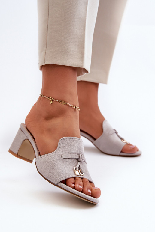 Damenhausschuhe Z aus Öko-INildlederu mit Absätzen graue Farbe Jemenna Damenhausschuhe Z aus Öko-INildlederu mit Absätzen graue Farbe Jemenna