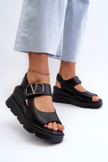 Damensandalen Auf einem Keil und Plattform aus Öko-Leder schZuarze Farbe Triaola
