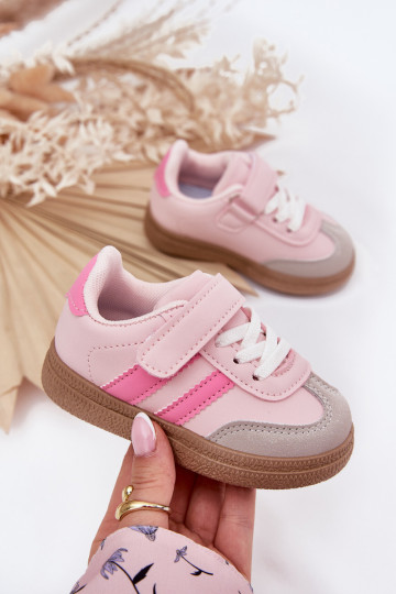 Turnschuhe Sneakers Stilvollllschuhe Kindisch mit Klebeverschlüssen pinke Farbe Adelina