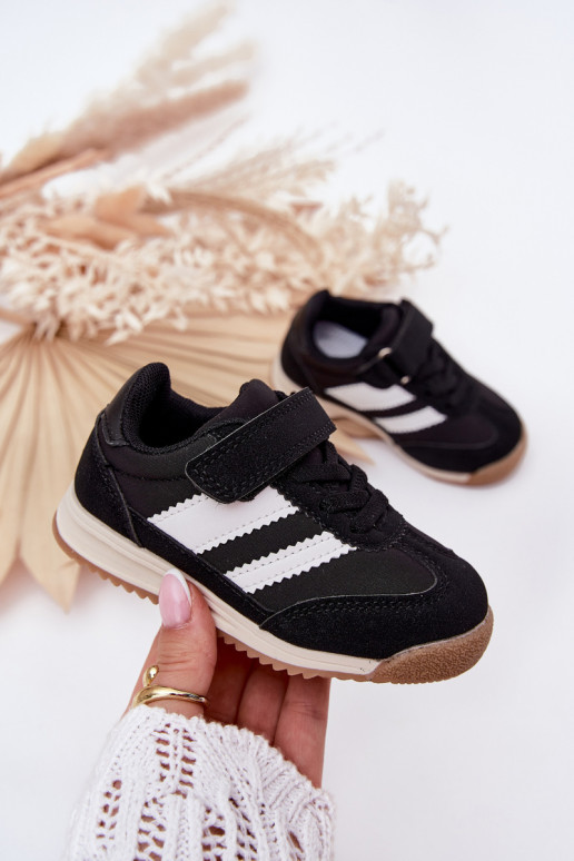 Kinder-Sneaker Turnschuhe mit Klebeverschlüssen schZuarze Farbe Viona Kinder-Sneaker Turnschuhe mit Klebeverschlüssen schZuarze Farbe Viona