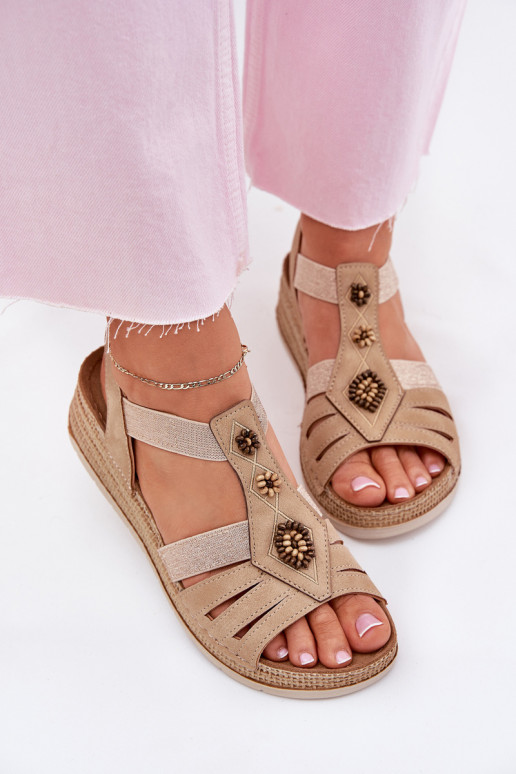 Damensandalen Auf einem Keil mit schönen Details Inblu RV000015 Beige