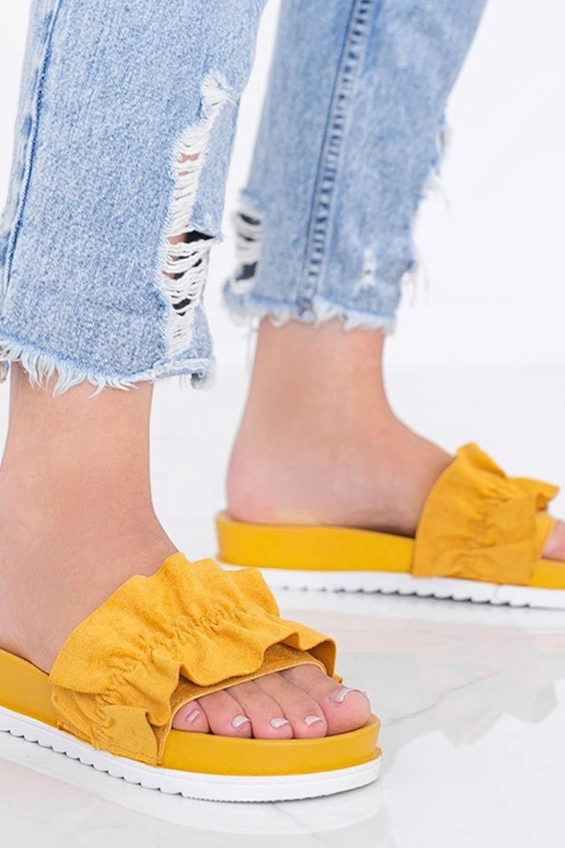 Senfgelbe Sandalen mit Falten, „Samanta"