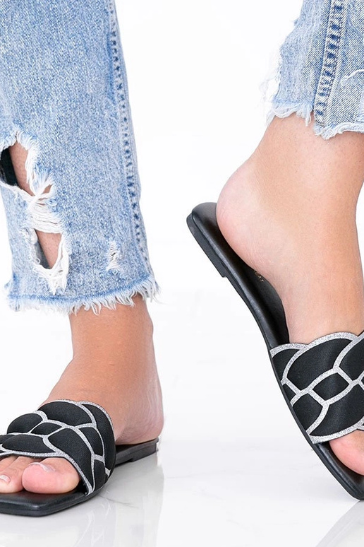 Schwarze Sandalen mit dekorierter...