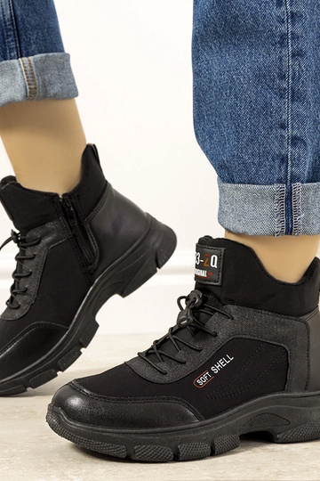 Schwarze Adalgisa...