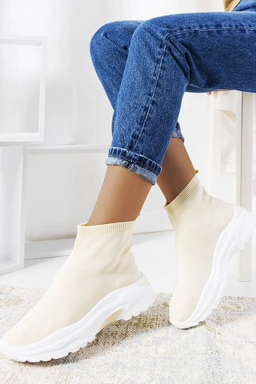 Sandfarbene hohe Sportschuhe, „Melissa" 2