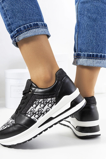 Schwarze Sportschuhe Sneaker mit dicker Sohle und Schnürsenkeln Aloisia 2